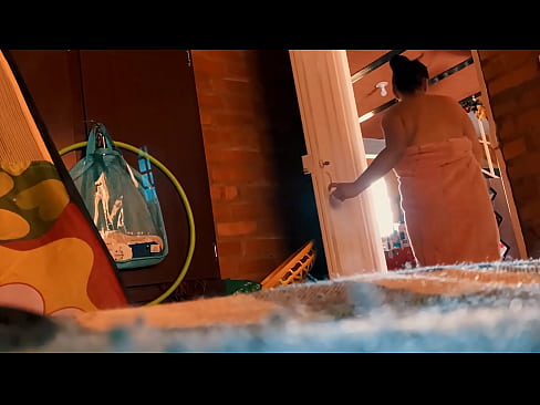 ❤️ ពូដើរតាមខ្ញុំចូលបន្ទប់ទឹក គាត់ថើបខ្ញុំពេលខ្ញុំងូតទឹក។ ️❌ សិចខ្លាំង នៅពួកយើង